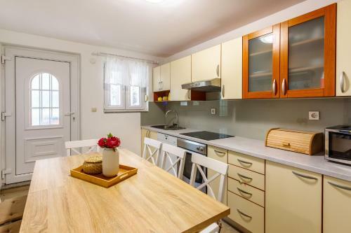 Casa Di Oliva-villa With Private Pool In Nature, Dalmatia