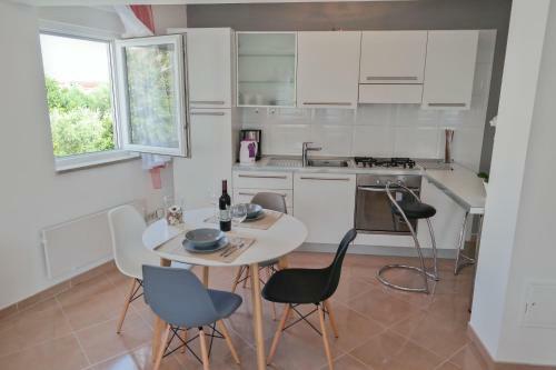 Apartment White