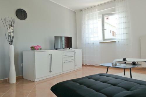 Apartment White