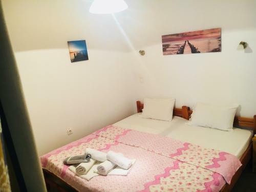 Hostal Avra Apartments