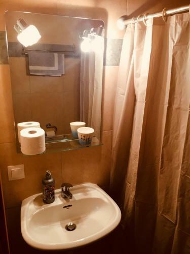 Hostal Avra Apartments