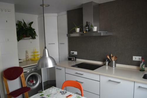 Apartamento Pisazo Reformado En El Centro Con Garaje Privado