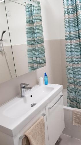 Apartamento Studio Neuf Et �quip�, Plages Et Restaurants � Deux Pas !
