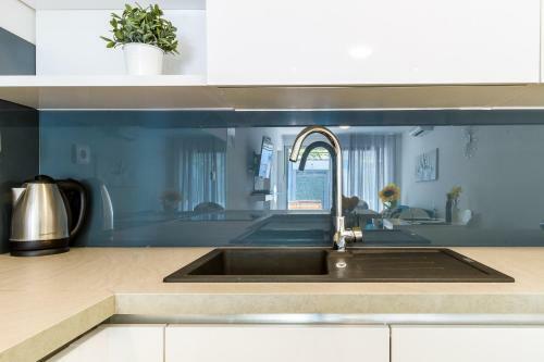 Modern Mediterranean Apartment