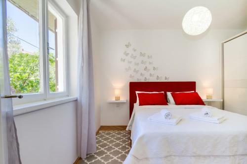 Modern Mediterranean Apartment