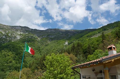 C� Nora - Baita Monte Velo A Quota 1.000 Mt.