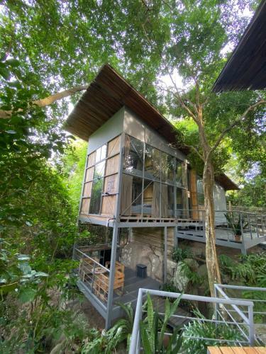 Warehouse Hostel Koh Tao