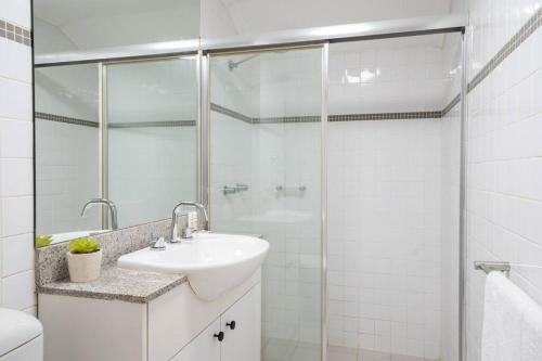 Cosmopolitan Apartment, Crows Nest