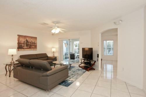 2524 Hamlet Lane Home