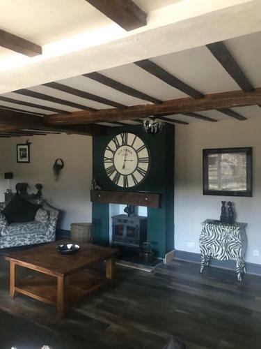 Entire Character House, Beautiful Sleeps Upto 8