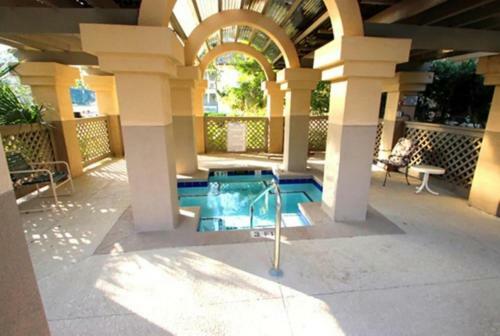 Villa 197 Colonnade Club