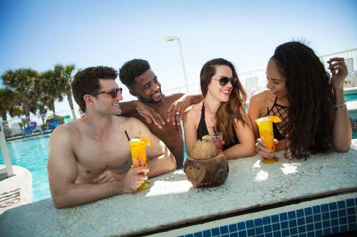 Aparthotel Ocean Escape Condos By Landmark Resort