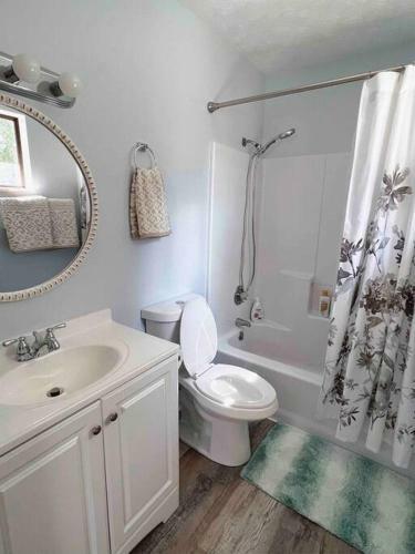 New Cozy Cottage 4 Mins Away From Douglas Lake