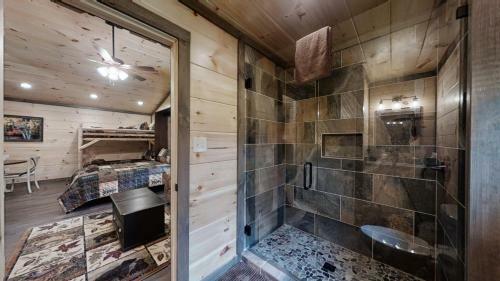 Honeysuckle Hill Cabin