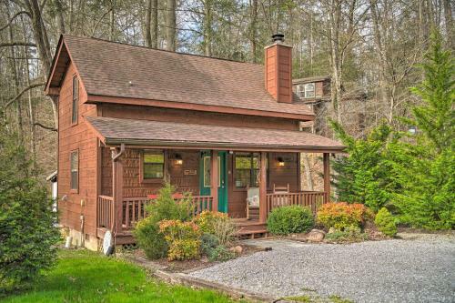 Apartamento Cute And Cozy Creekside Cabin By Pigeon Forge!
