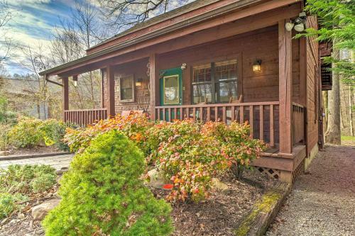 Apartamento Cute And Cozy Creekside Cabin By Pigeon Forge!