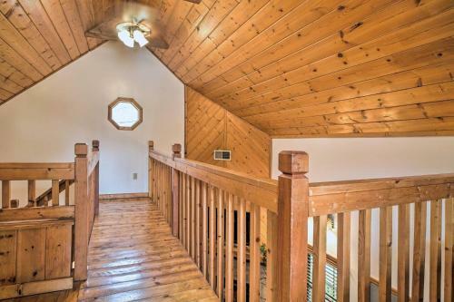 Apartamento Cute And Cozy Creekside Cabin By Pigeon Forge!