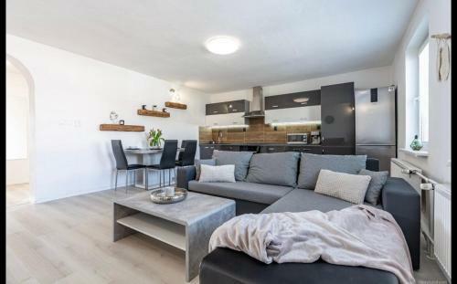 Smith Apartment