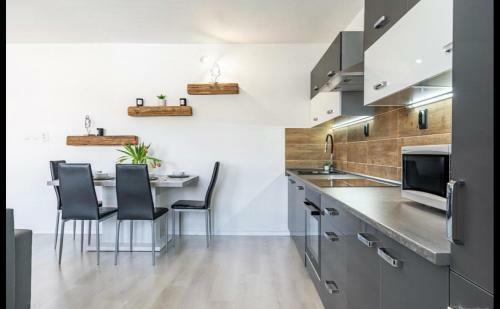 Smith Apartment