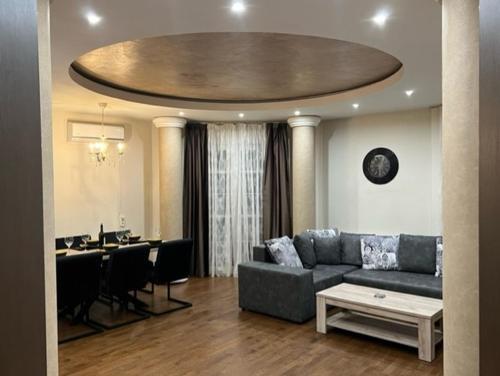 Apartamento Luxury 2-bedroom Condo, Near Downtown (Centar)