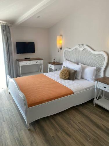 Chloe Boutique Hotel