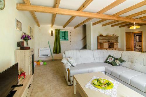 House Ulika - Freshly Renovated, Unique Rural Style