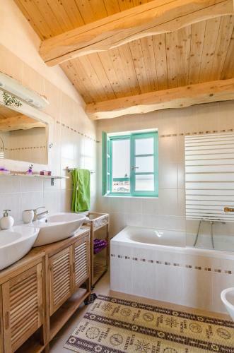 House Ulika - Freshly Renovated, Unique Rural Style