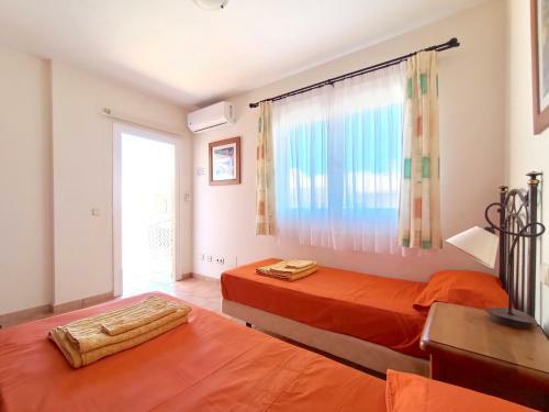 Wonderful Villa With Pool 150 Mt From The Sea