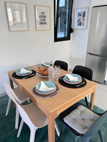 A Brand New Apartment 60m From The Ocean :)