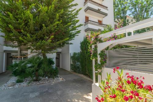Apartamento Ed Bellveure 2 C -duplex-