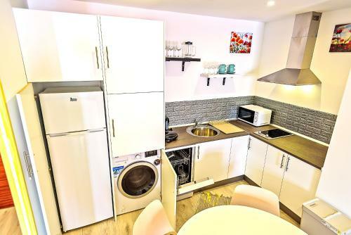 Plaza Herrer�a Central Apartments With Balconies