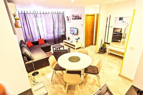 Plaza Herrer�a Central Apartments With Balconies