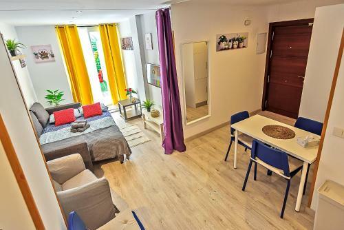 Plaza Herrer�a Central Apartments With Balconies