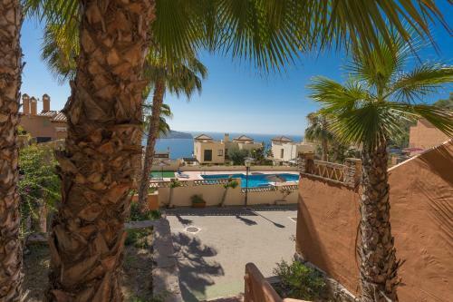 Blue Vista With Pool