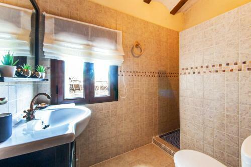 Cozy House For 4 With Patio In La Matea
