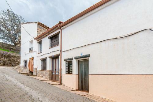 Cozy House For 4 With Patio In La Matea