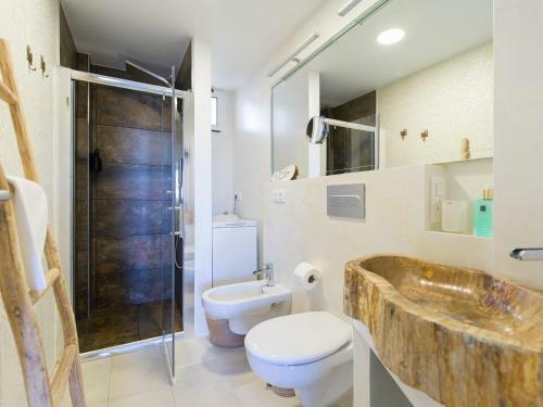 Apartamento Beautiful Ocean Views - 100m From Beach - Balcony & Pool