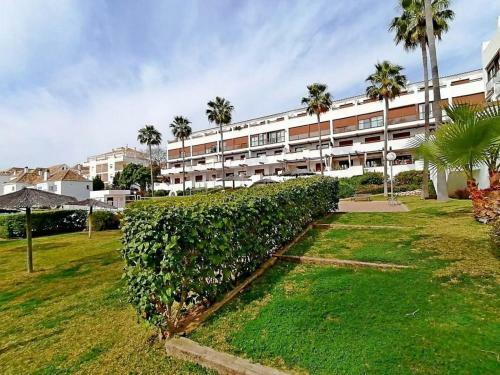 Luxury Apartment With Sea Views In Golf Area.
