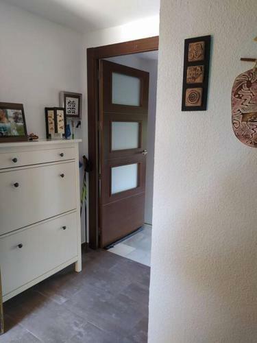 Casa Unifamiliar En Las Afueras de Granada: Piscina Comunitaria