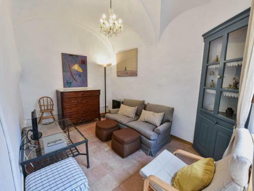 Rustic Town House From The 19th Century In Palafrugell