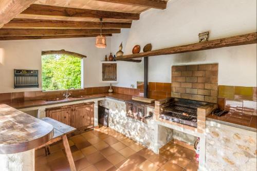 Villa With Private Pool In Pollen�a
