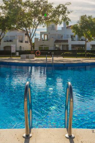 Stunning 2 Bedroom 2 Bathroom Town House - Ce7lt