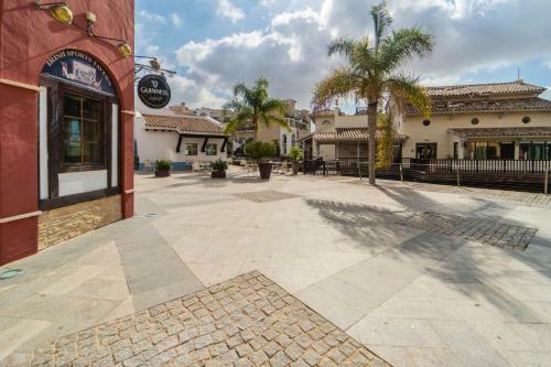 Stylish One Bed Apartment With Nice Golf Course Views Hole 18 - Ao923lt