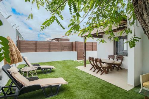 Flatguest - Manoly Da Costa