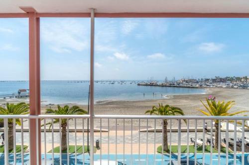 A Modern, Newly Renovated Two Bedroom Apartment
