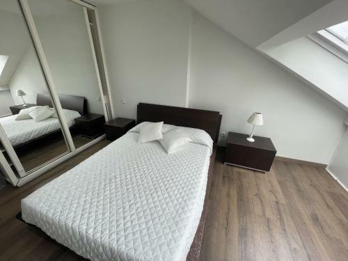 Apartamento Duplex Con Piscina Y Garaje Cerca de La Playa