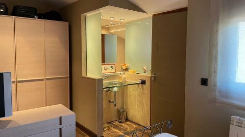 Hostal Room In Chalet - Cozy Private House With Pool, Bb