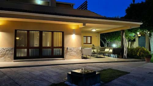 Hostal Room In Chalet - Cozy Private House With Pool, Bb