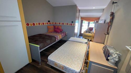 Hostal Room In Chalet - Cozy Private House With Pool, Bb