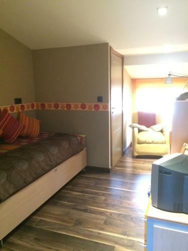 Hostal Room In Chalet - Cozy Private House With Pool, Bb